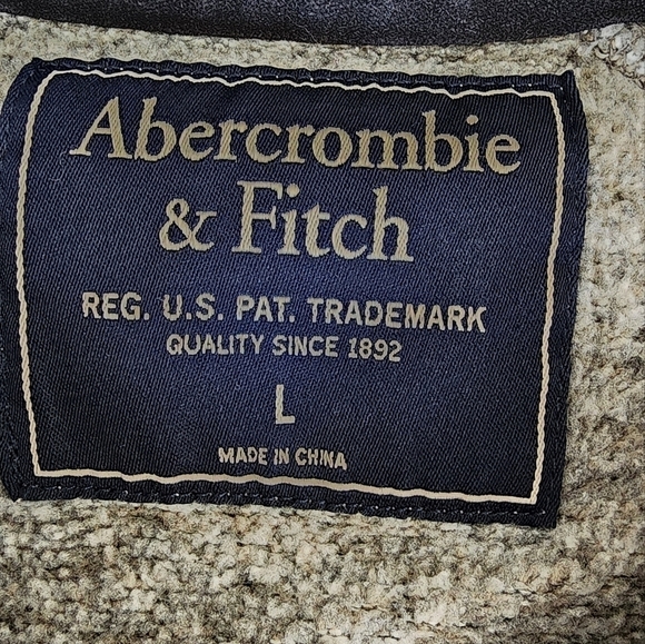 Abercrombie & Fitch Men's Long sleeve Gray Sweater Size L. - Picture 7 of 7